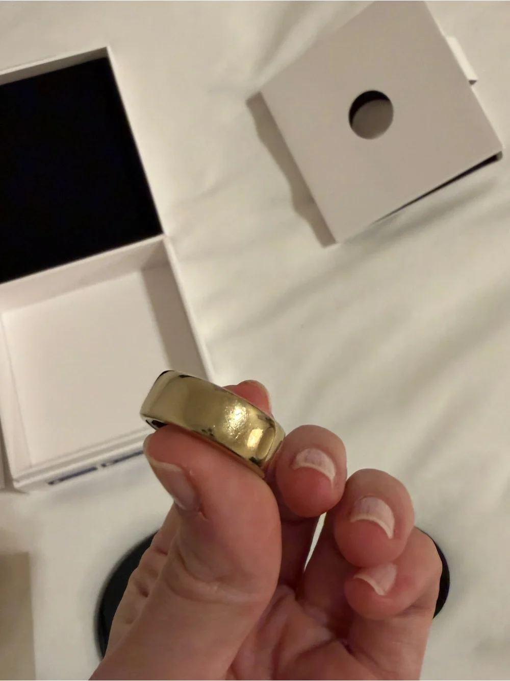 Oura ring gen 3 size 6 gold horizon